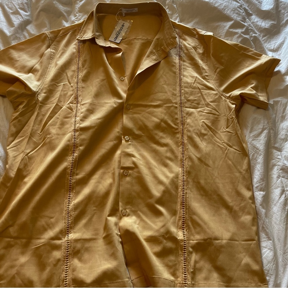 Amazon Men's Dark Yellow Button Down Resort Style Shirt NWT